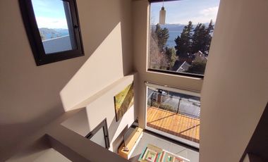 Vista al lago apto turismo en Melipal, Bariloche, en venta propiedad exclusiva de diseÃ±o