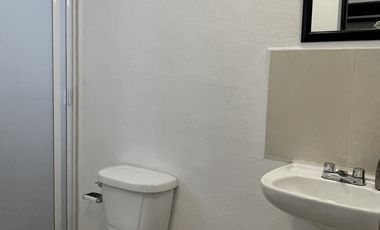 PRIVALIA AMBIENTA Departamento amueblado tres recamaras nivel de estacionamiento