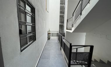 PRIVALIA AMBIENTA Departamento amueblado tres recamaras nivel de estacionamiento