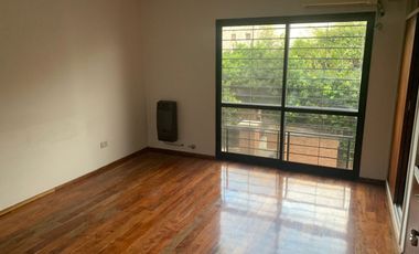 Alquiler Departamento 3 Ambientes con cochera y pileta en San Isidro