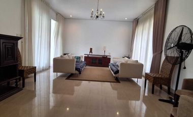 Rumah Cantik Dalam Townhouse Dengan One Gate System