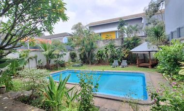 Rumah Cantik Dalam Townhouse Dengan One Gate System