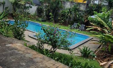 Rumah Cantik Dalam Townhouse Dengan One Gate System