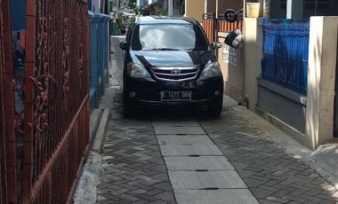 Rumah 2 Lantai Sangat Strategis Komplek Tanah Seratus