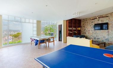 Casa de descanso con Alberca y una vista panorámica a la ciudad