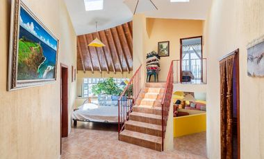 Casa de descanso con Alberca y una vista panorámica a la ciudad