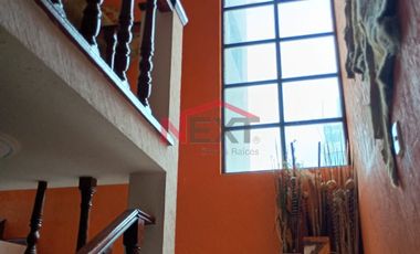 VENTA CASA 2 PLANTAS AL SUR ORIENTE COL EL SALVADOR