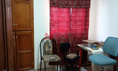 VENTA CASA 2 PLANTAS AL SUR ORIENTE COL EL SALVADOR