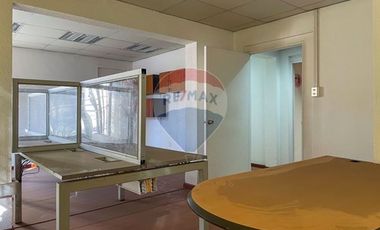 Oportunidad local comercial remodelado.