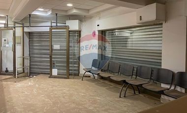 Oportunidad local comercial remodelado.