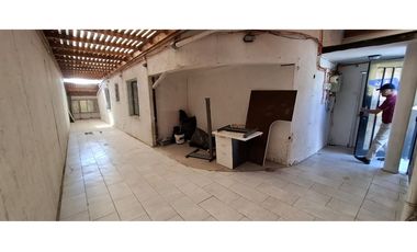 Gran casa con area social