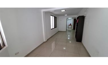 Gran casa con area social