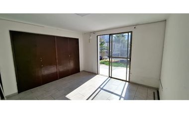 Gran casa con area social