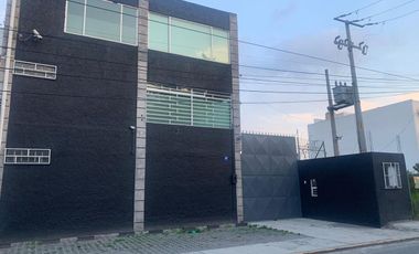 Se Vende o Renta Edificio Comercial con Bodega en Metepec