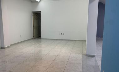 Se Vende o Renta Edificio Comercial con Bodega en Metepec