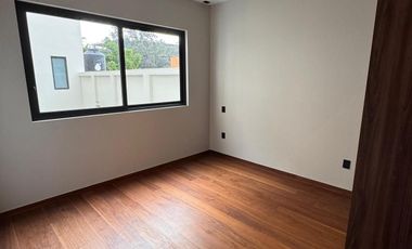 Estrena depto en las águilas...