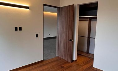 Estrena depto en las águilas...