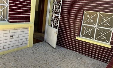 Casa actualmente divida en 5 departamentos