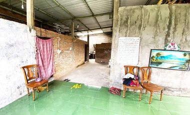 Rumah plus gudang di gang buntu nusukan Banjarsari