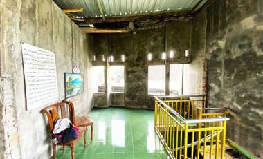 Rumah plus gudang di gang buntu nusukan Banjarsari