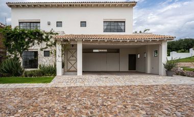 Casa en venta en Otomí San Miguel de Allende – Amueblada y Casa Club