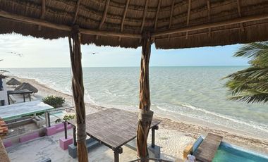 HERMOSA CASA EN VENTA CON VISTA AL MAR DE CHICXULUB, KM 12.5