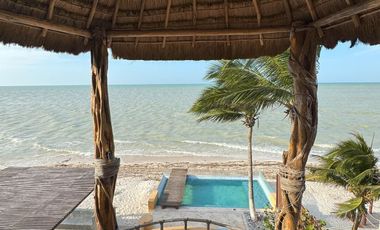 HERMOSA CASA EN VENTA CON VISTA AL MAR DE CHICXULUB, KM 12.5