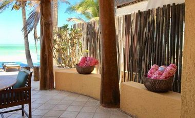 HERMOSA CASA EN VENTA CON VISTA AL MAR DE CHICXULUB, KM 12.5