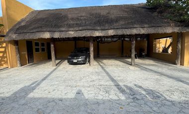 HERMOSA CASA EN VENTA CON VISTA AL MAR DE CHICXULUB, KM 12.5