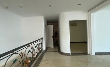 DISEWAKAN RUMAH 4,5 LANTAI DI KELAPA HIBDRIDA