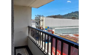Venta Amplio Apartamento Centro Pereira
