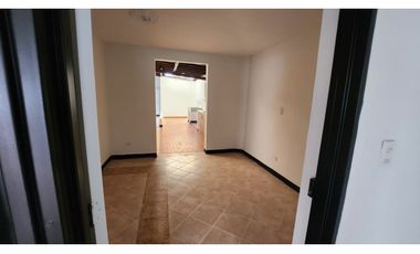 ARRIENDO APARTAMENTO ROBLEDO KENNEDY segundo piso 202