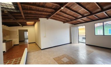 ARRIENDO APARTAMENTO ROBLEDO KENNEDY segundo piso 202