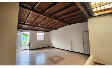 ARRIENDO APARTAMENTO ROBLEDO KENNEDY segundo piso 202