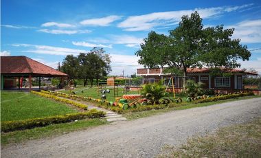 SE VENDE O CAMBIA CASA DE CAMPO EN VIA LA VIRGINIA BALBOA