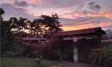 SE VENDE O CAMBIA CASA DE CAMPO EN VIA LA VIRGINIA BALBOA