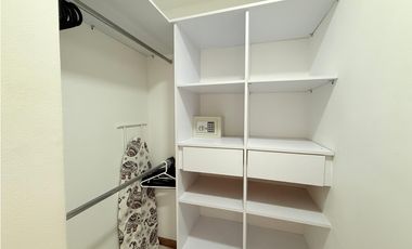 Amoblado HERMOSO Aparta estudio en las Vegas Poblado