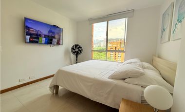 Amoblado HERMOSO Aparta estudio en las Vegas Poblado