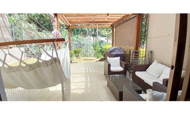 Venta casa Ideal para familias REMODELADA. en Medellín, Los Balsos