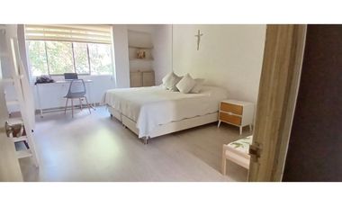 Venta casa Ideal para familias REMODELADA. en Medellín, Los Balsos