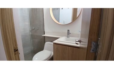 Venta casa Ideal para familias REMODELADA. en Medellín, Los Balsos