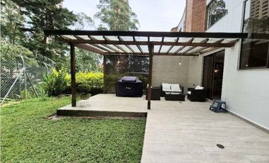 Venta casa Ideal para familias REMODELADA. en Medellín, Los Balsos