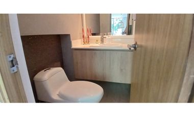 Venta casa Ideal para familias REMODELADA. en Medellín, Los Balsos