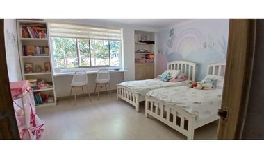 Venta casa Ideal para familias REMODELADA. en Medellín, Los Balsos