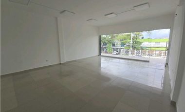 Se Arrienda locales en Av de los estudiantes, Santa Marta