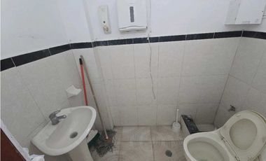 Se Arrienda locales en Av de los estudiantes, Santa Marta