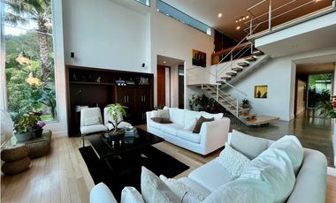 Casa Palmas/Medellín - Venta