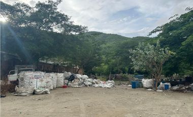 Se vende lote en sector industrial sobre la Troncal, Santa Marta