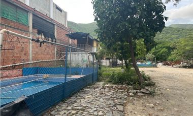 Se vende lote en sector industrial sobre la Troncal, Santa Marta