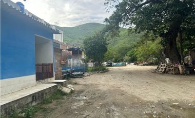 Se vende lote en sector industrial sobre la Troncal, Santa Marta